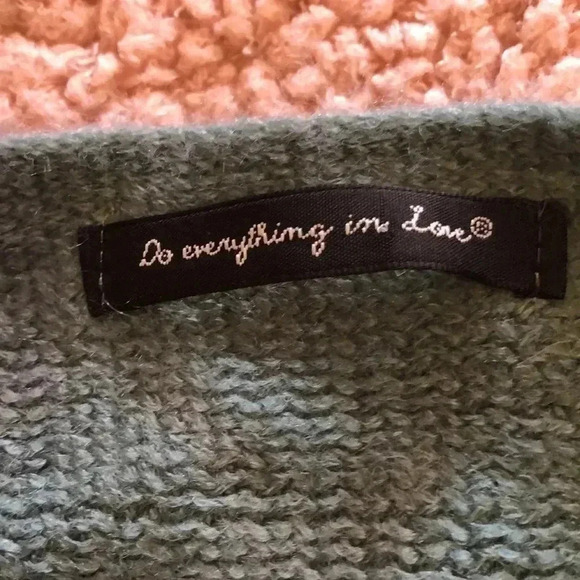 Do Everything in Love sweater. - Picture 5 of 7